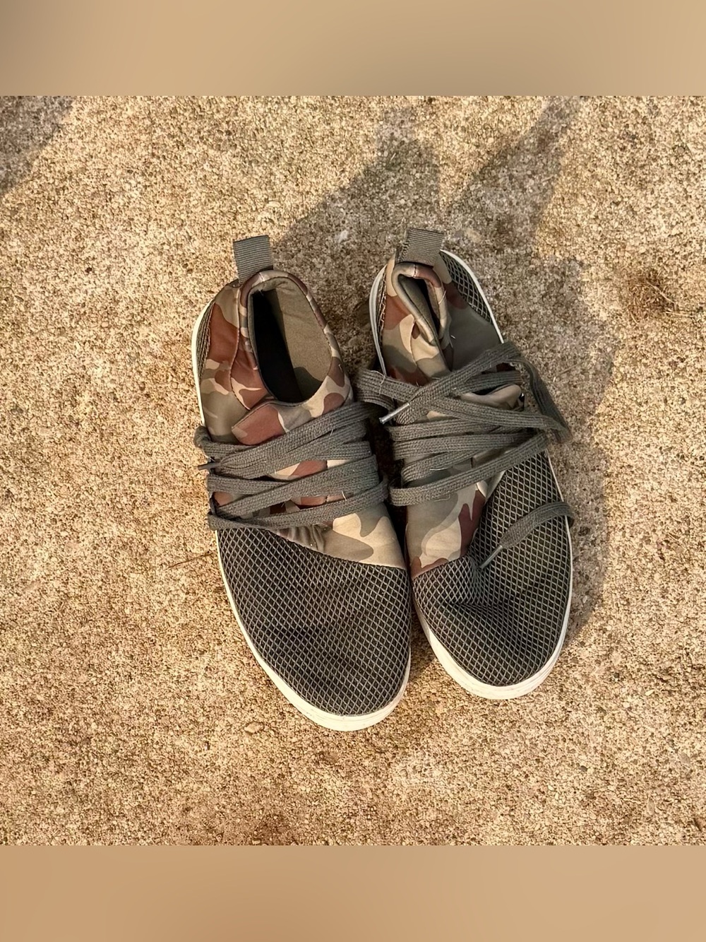 Time & Tru Women’s Sz. 8.5 Camo Sneakers